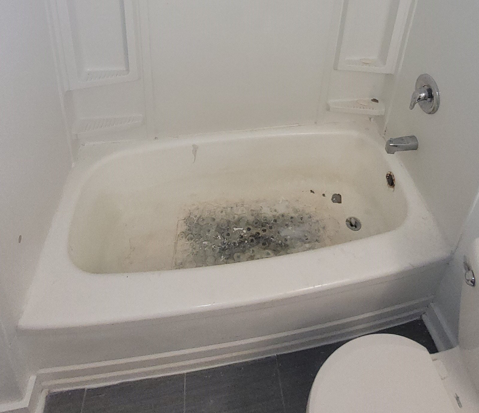 b4 tub 6